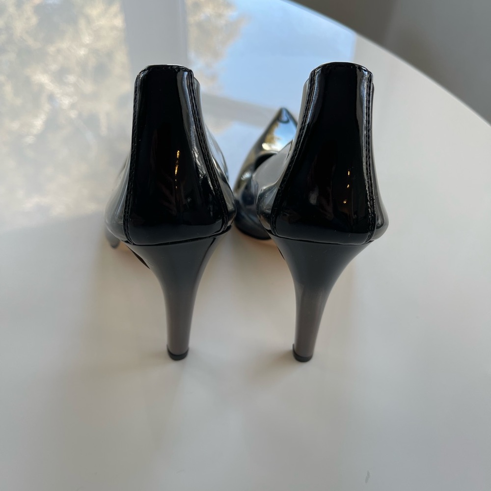 Good American Cinder-f*cking-rella Pump Light Smoke - 6 - Picture 10 of 10